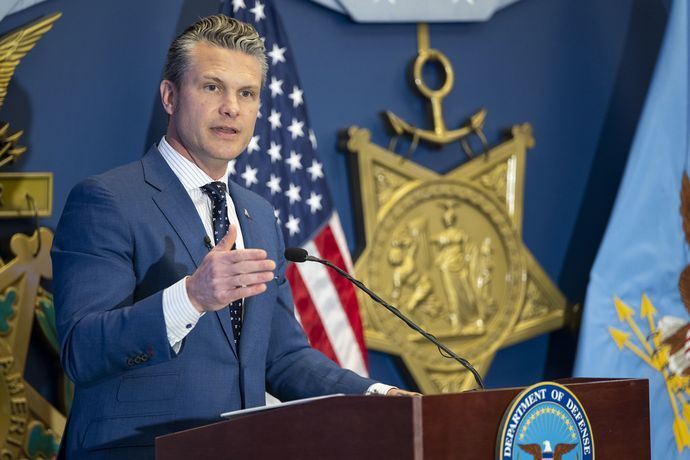 米国防総省が内紛で混乱、相次ぐ内部情報漏えい…権力争い背景、ヘグセス長官更迭論も！