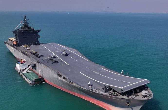 イランの商船改造型ドローン空母「シャヒド・バゲリ」や、ヘリ空母「マカラン」も攻撃を受け損傷！