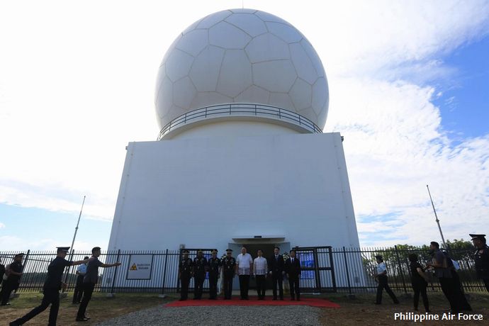 日本の完成装備品が初輸出、フィリピン空軍が新たな対空監視用巨大レーダーを受領…南シナ海の警戒監視に！