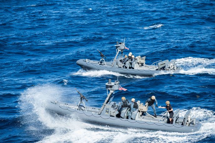 米軍はイランの港湾などを封鎖対象とする一方、イラン以外への航行は妨げないと表明！