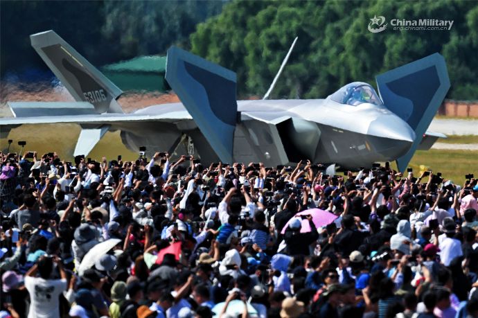 中国で2025年長春航空ショーが開幕、J-20戦闘機などが展示飛行！