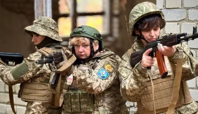 ロシアのドローンを撃ち落とすウクライナ女性志願兵部隊…コールサインは「ワルキューレ」！