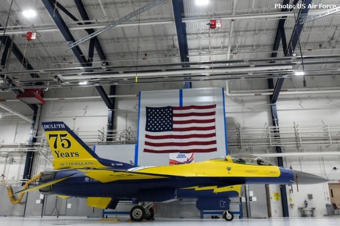 ミネソタ州空軍がスペシャルマーキングしたF-16戦闘機を公開…部隊創設75周年！