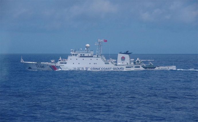 尖閣諸島沖で中国海警船2隻が領海侵入…日本漁船に接近、海保巡視船が安全を確保！