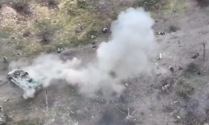 バフムトでウクライナ軍の待ち伏せ攻撃を受け壊滅するロシア軍部隊！