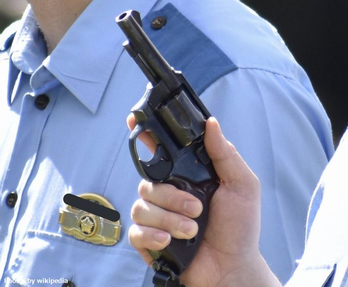 署内で警察官が実弾1発誤って発射、本人が手に軽いけが…千葉県柏警察署！