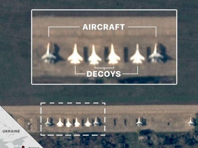 ロシア、空軍基地で戦闘機を模倣した「欺瞞シルエット」の数を増加！