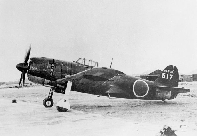 旧日本海軍の戦闘機「紫電改」の両翼と機銃か…鹿児島県阿久根沖の海中で発見！