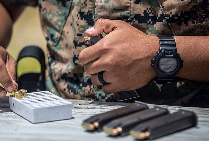 「G-SHOCKが一般的」米海軍特殊部隊はどんな腕時計を使っていたのか？！