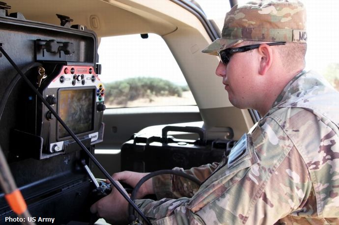 米軍若手兵士｢ゲームコントローラーよりマウスとキーボードないっすか？｣ ！