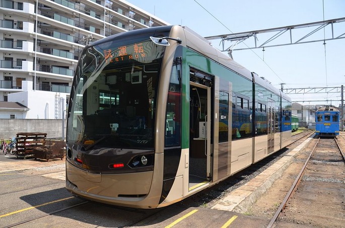 1280px-Hankai_Electic_Tramway_1001