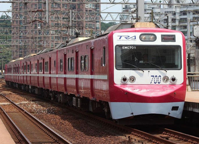 TRA_Keikyu_EMU700_EMC701_Xizhi_20160829