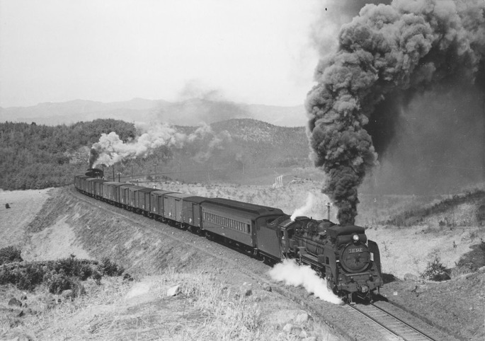 JNR_D51_SteamLoco_Double_header_at_okoba_loop