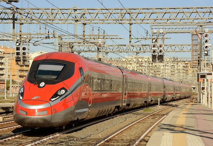 1280px-Elettrotreno_ETR.400