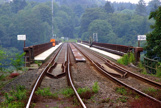railroad-tracks-920275_960_720