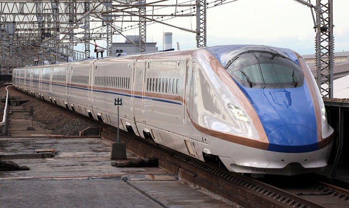 1280px-JReastE7_F2_Omiya_20140517