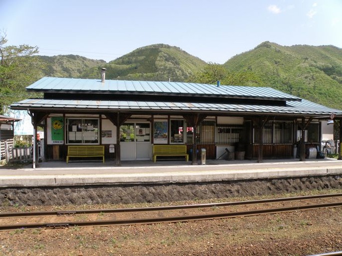 芦ノ牧温泉駅_-_panoramio_-_くろふね_(2)