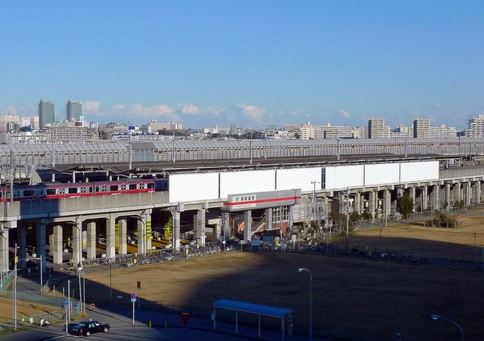 1280px-Minami-Funabashi_Station_south_side(cropped)