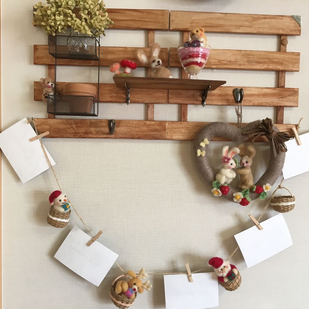 羊毛フェルトでクリスマス コリエフェルト