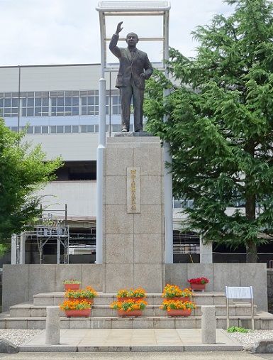 越後 湯沢の旅 浦佐駅 田中角栄銅像 コロちゃんの旅日記 越後 湯沢の旅 浦佐駅 田中角栄銅像 コロちゃんの旅日記