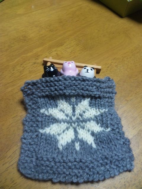 ハンドメイド 雪の結晶模様 サコッシュ