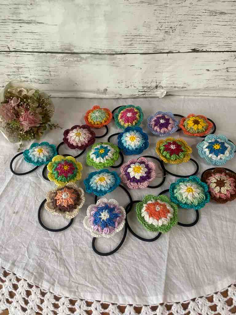 モチーフ編みのヘアゴム : かぎ針編みで可愛い小物※手編み工房CORON♪※