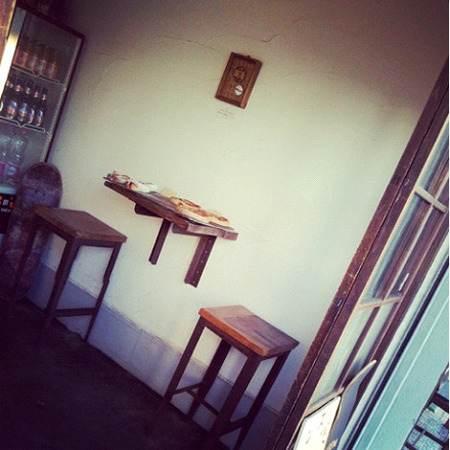 即日完売!人気のモチモチ葡萄パン3