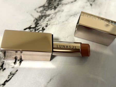 6AC59C4F-FFD4-4444-957F-F233C2EE02AD