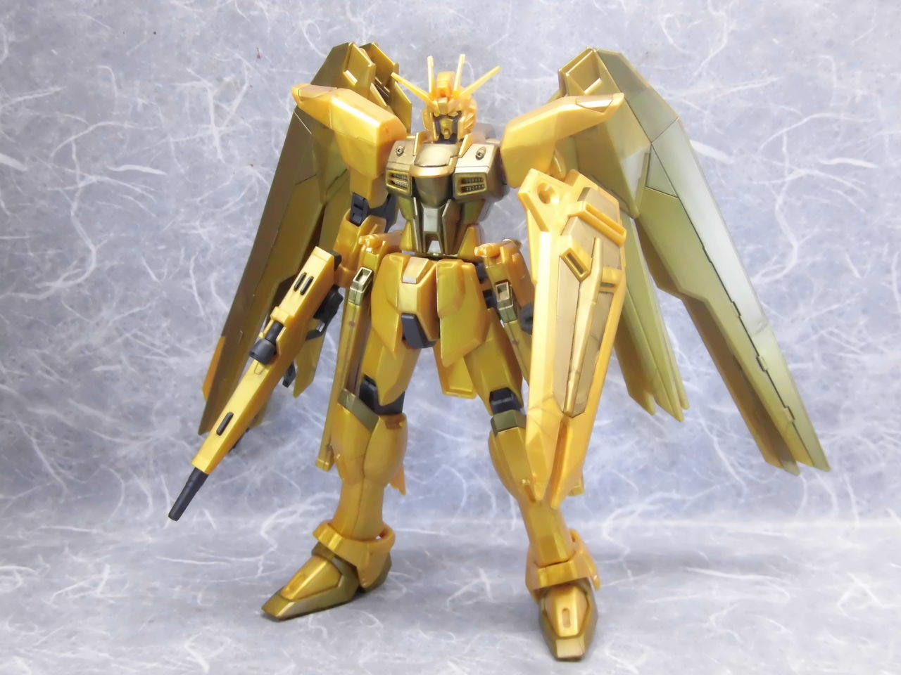 フリーダムガンダム　ゴールドインジェクションカラー　限定品 楽天市場】【中古】HGCE 1/144 フリーダムガンダム ゴールド