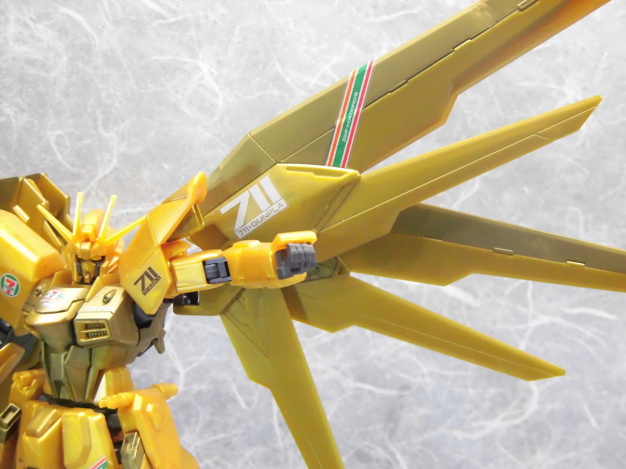 バンダイ HGCE フリーダムガンダム「ゴールドインジェクション