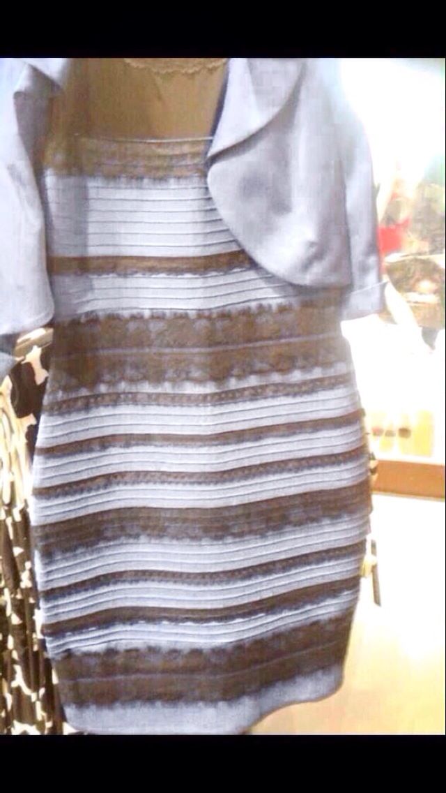 【画像】このドレス、「青と黒」もしくは「白と金」に見える人がいるらしい : エン速
