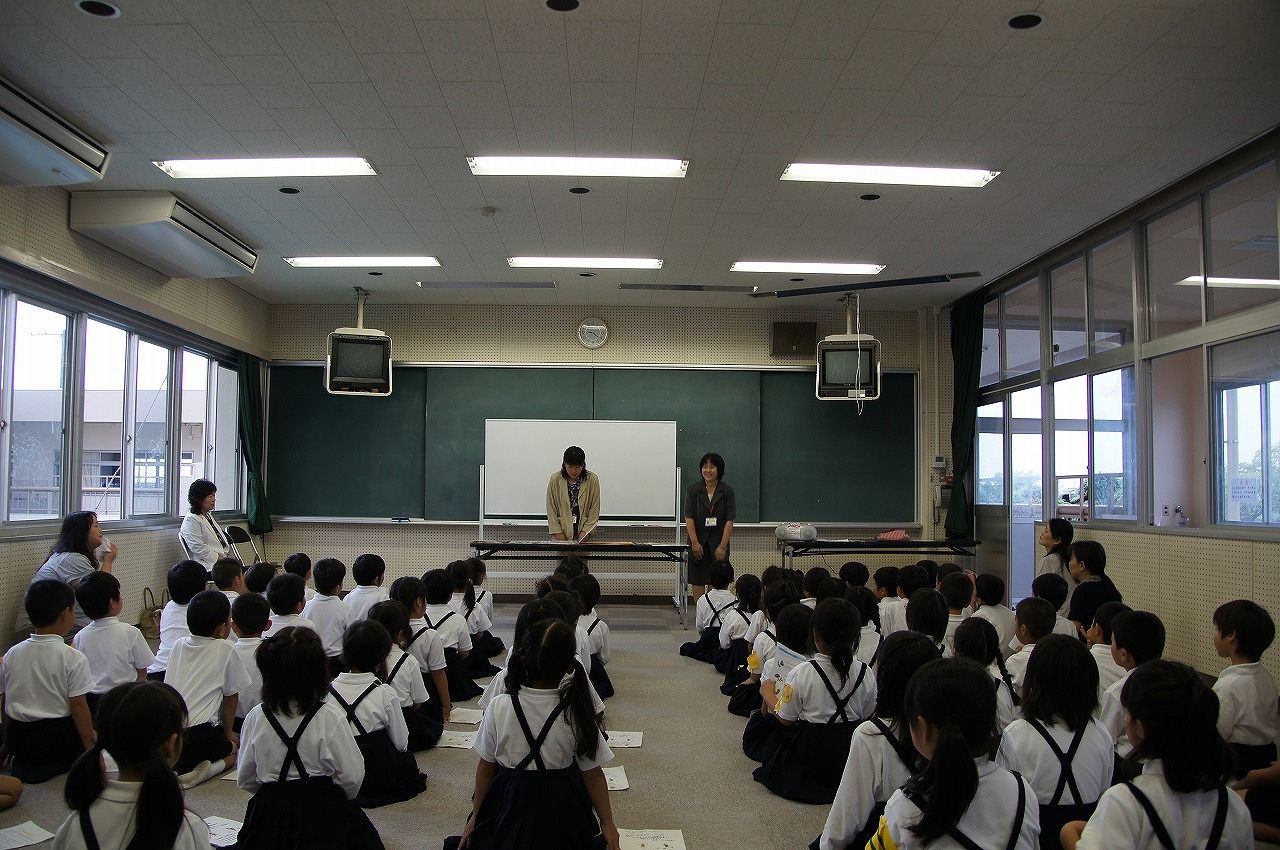 食育出前講座in多度津町立四箇小学校 11年6月日 病気になり難い体質づくりのヨーガ塾 主宰 渡邊雅春 食育出前講座in多度津町立四箇小学校 11年6月日 病気になり難い体質づくりのヨーガ塾 主宰 渡邊雅春