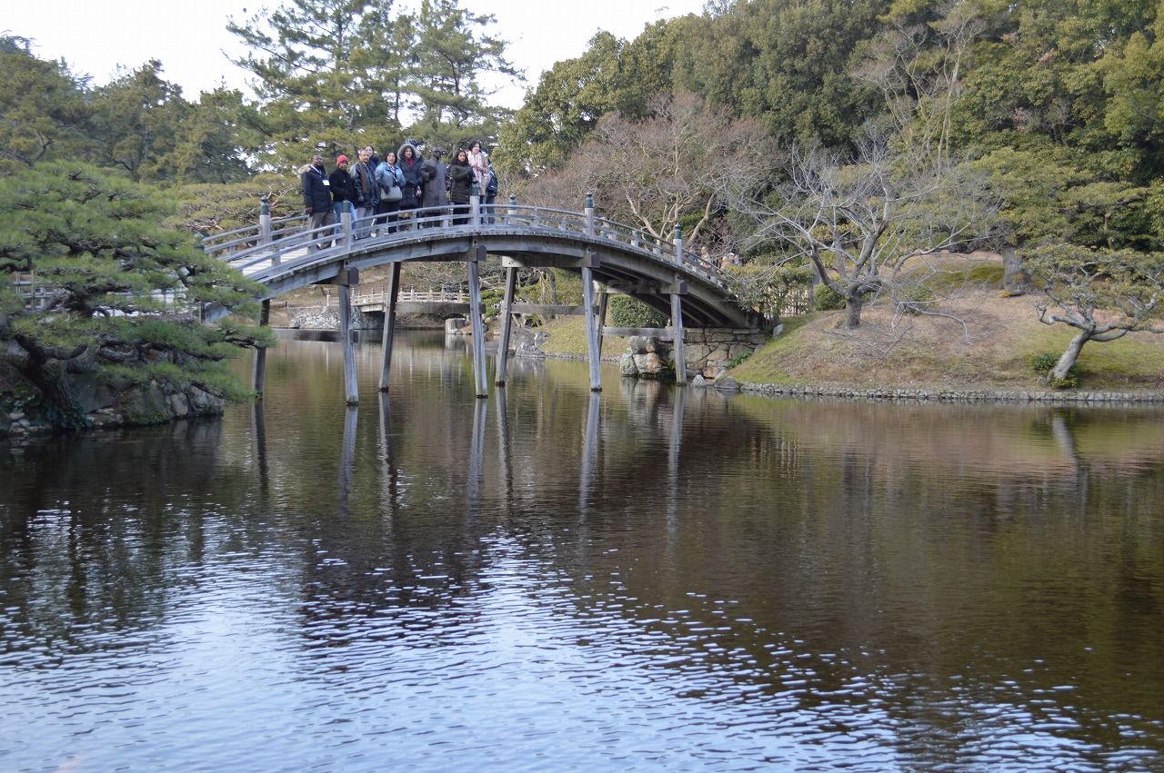 冬の栗林公園 2 湖面に映る木々 懐かしの写真館 渡邊雅春