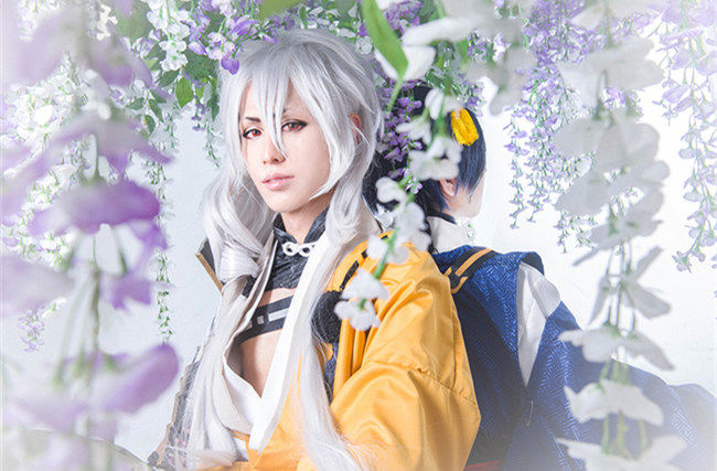 刀剣乱舞 女性のかっこいいコスプレ三日月宗近と小狐丸コスプレ写真披露 Cosplayninkiコスチューム