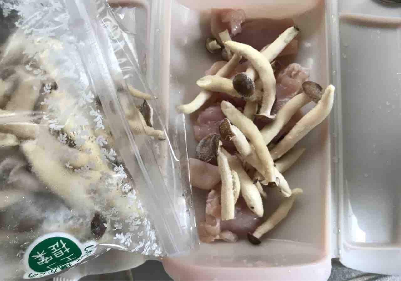 コストコのカットぶなしめじはハイコスパ 冷凍すれば超便利 レンチンでラク痩せレシピ Costco生活 コストコおすすめ商品 活用術 Powered By ライブドアブログ