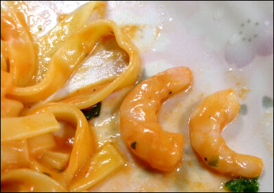 もちっと生パスタ　海老　ほうれん草トマト (9)圧縮