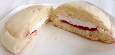 ヤマザキ　苺のメロンパン (21)圧縮