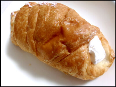 ヤマザキ　ダブルホイップデニッシュ苺 (3)圧縮