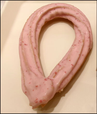 ミスド　ストロベリーチュロ (1)圧縮