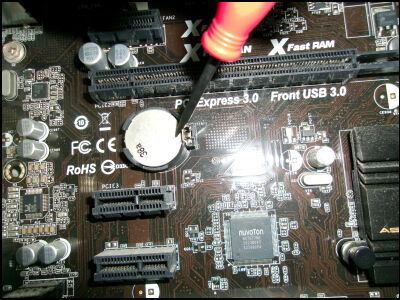 PCマザボ・ボタン電池交換 (4)圧縮