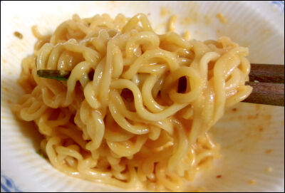 日清　プーパッポンカリー風焼そば (11)圧縮