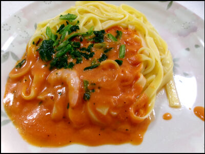 もちっと生パスタ　海老　ほうれん草トマト (5)圧縮