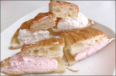 ヤマザキ　ダブルホイップデニッシュ苺 (9)圧縮