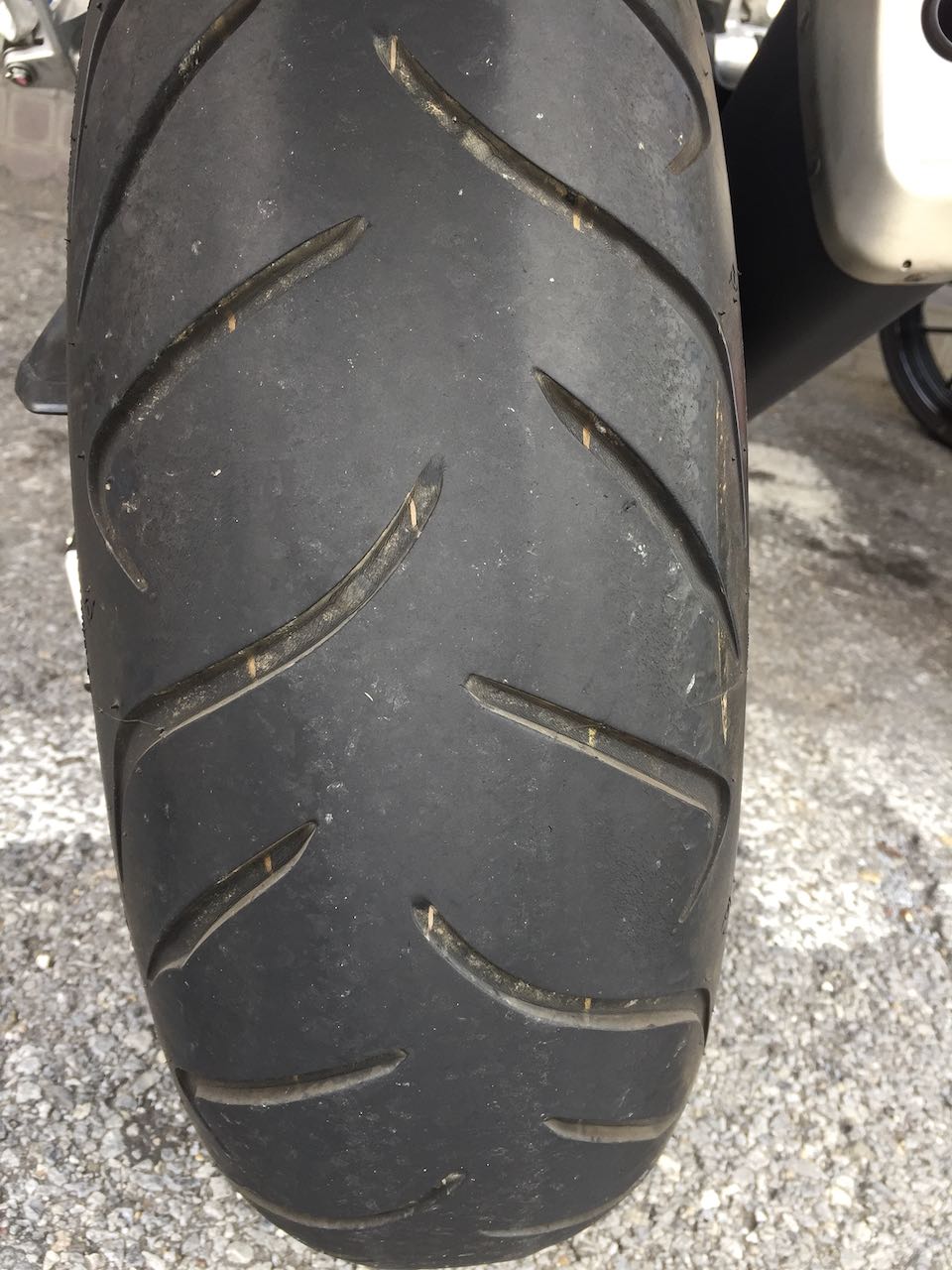 CBR400Rのタイヤ交換 : アコードワゴンとCBR400RとNS50Fと