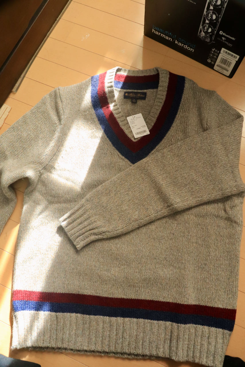 ブルックス・ブラザーズのチルデンセーターとエドウィンのホワイト