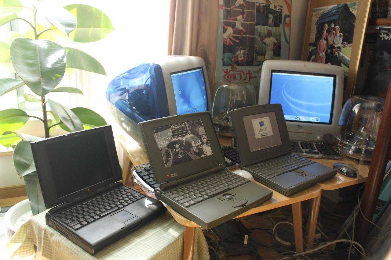 歴代Macたちのインテリア・オブジェ・プロジェクト完成 : アコード  