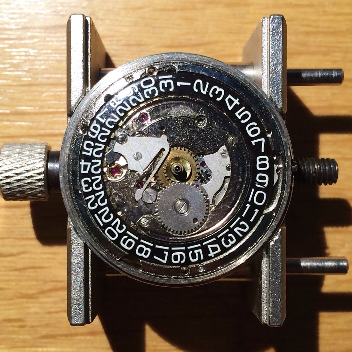 空*人様 RADO 純銀 手巻き時計 メッシュバンド　 リューズ修理 RADO(ラド―)129.3507.4クォーツ式腕時計の修理依頼 | BROOCH
