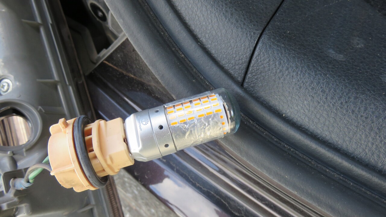 眩しいウインカーの対策をしよう 今日の牛村さん 介護と育児と改造日誌