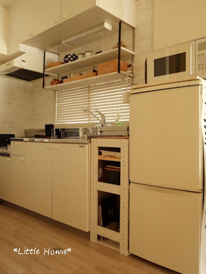賃貸キッチンの吊り棚をステンレスから白に Littlehome Powered By ライブドアブログ