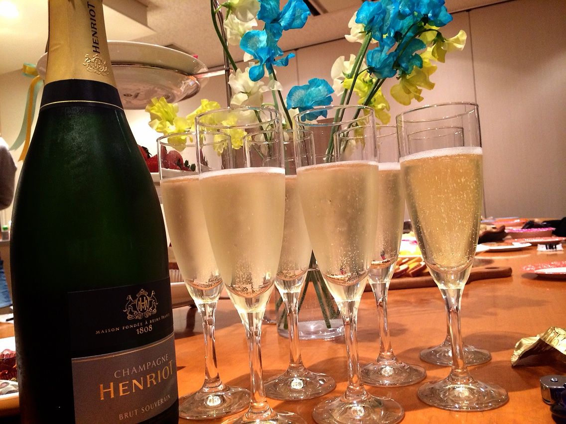 3種類のシャンパン飲み比べと 苺とのマリアージュ ホームパーティーの楽しみ方